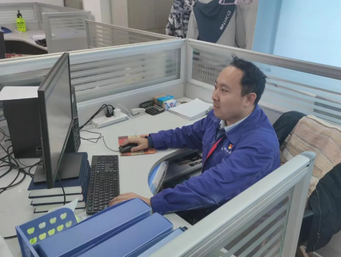 ���ϵľ�����8814(�ɷ�)���޹�˾����