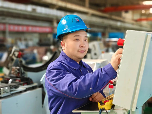 ���ϵľ�����8814(�ɷ�)���޹�˾����